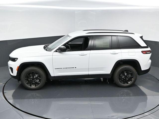 new 2024 Jeep Grand Cherokee car, priced at $45,500