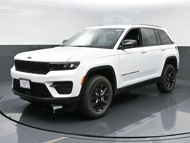 new 2024 Jeep Grand Cherokee car, priced at $45,500