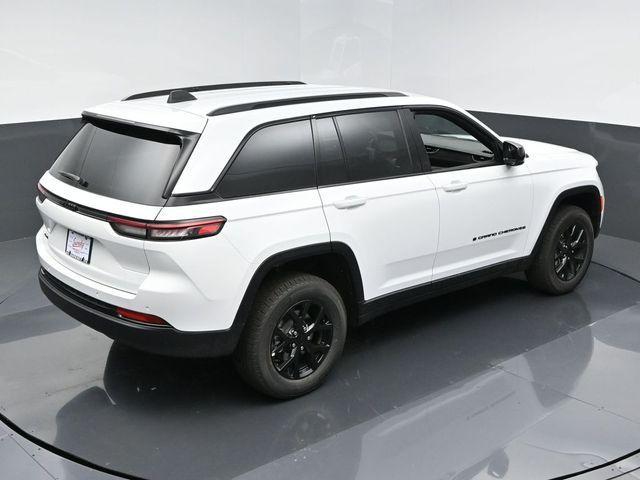 new 2024 Jeep Grand Cherokee car, priced at $45,500