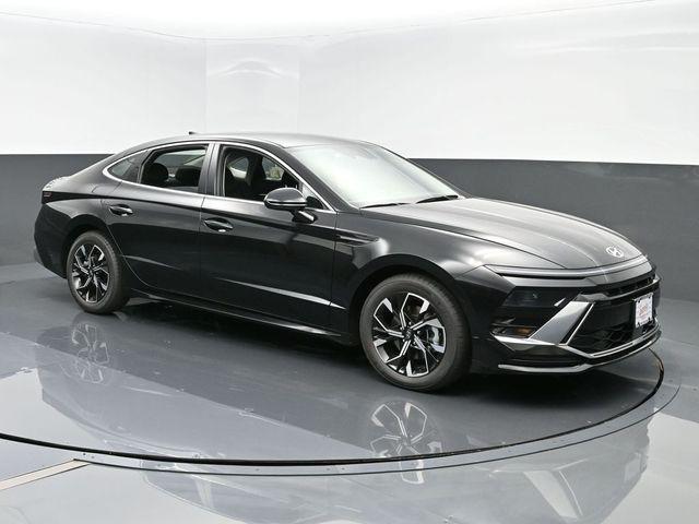 new 2025 Hyundai Sonata car, priced at $30,890