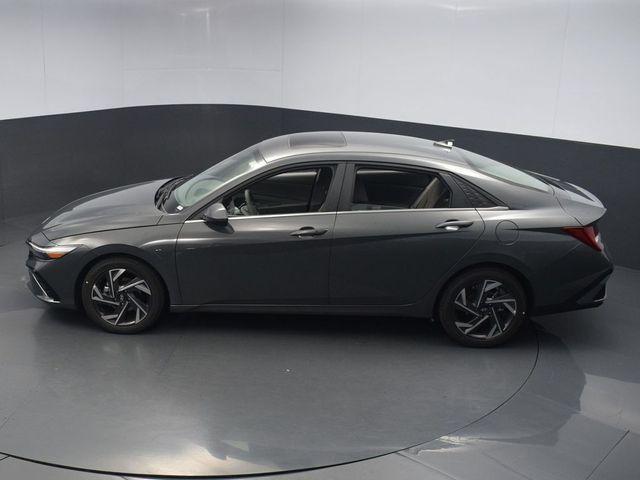 new 2024 Hyundai Elantra car, priced at $27,025