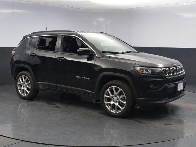 new 2024 Jeep Compass car, priced at $33,300