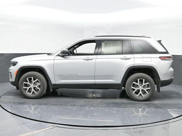 new 2025 Jeep Grand Cherokee car, priced at $50,235