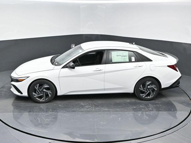 new 2025 Hyundai Elantra car, priced at $25,400