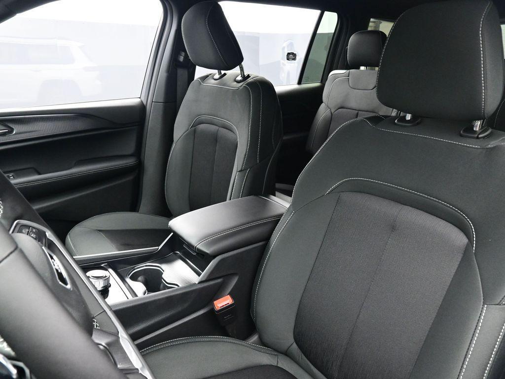 new 2025 Jeep Grand Cherokee L car, priced at $42,825