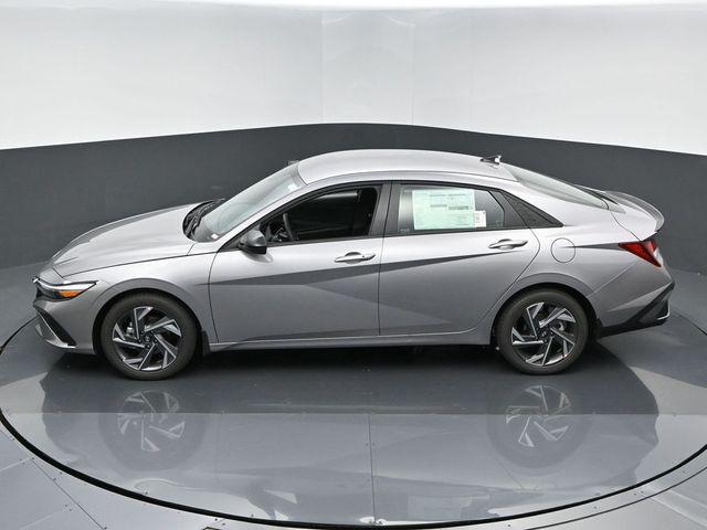 new 2025 Hyundai Elantra car, priced at $24,690