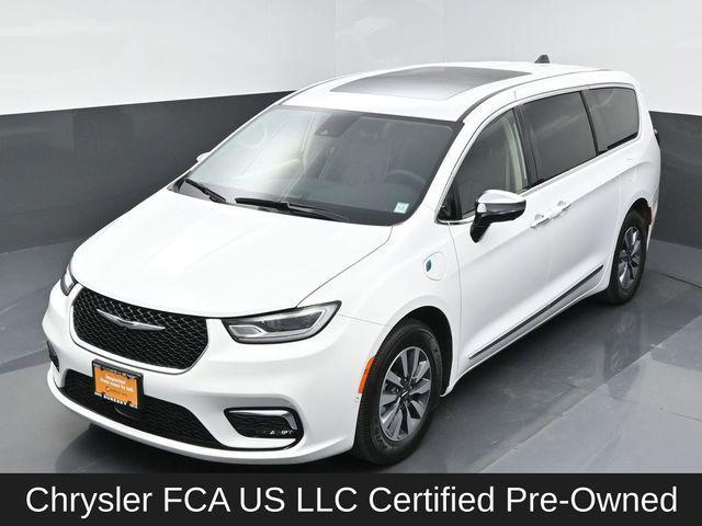 used 2023 Chrysler Pacifica Hybrid car, priced at $37,556