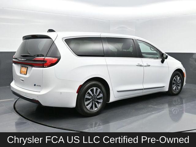 used 2023 Chrysler Pacifica Hybrid car, priced at $37,556