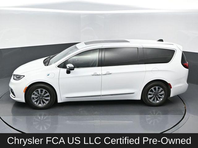 used 2023 Chrysler Pacifica Hybrid car, priced at $37,556