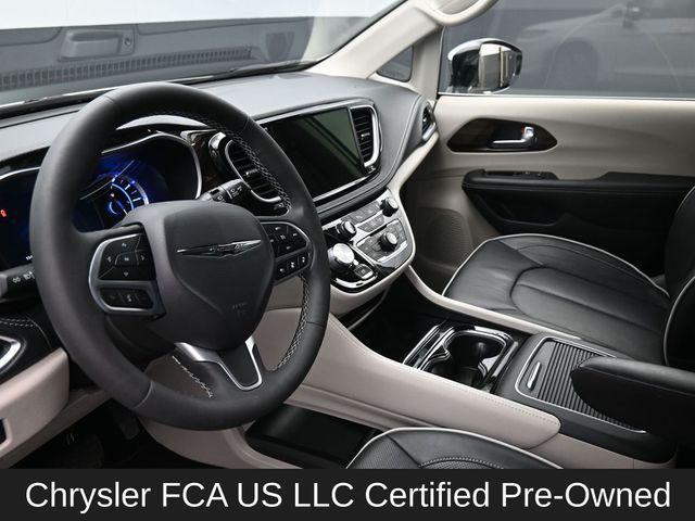 used 2023 Chrysler Pacifica Hybrid car, priced at $37,556