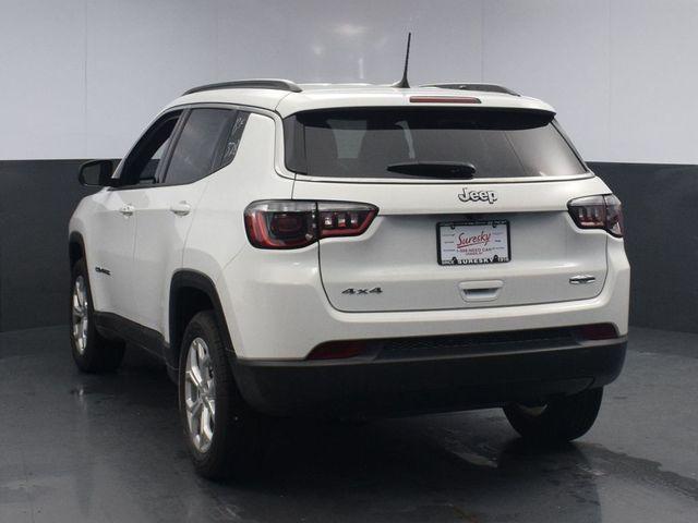 new 2024 Jeep Compass car, priced at $32,500