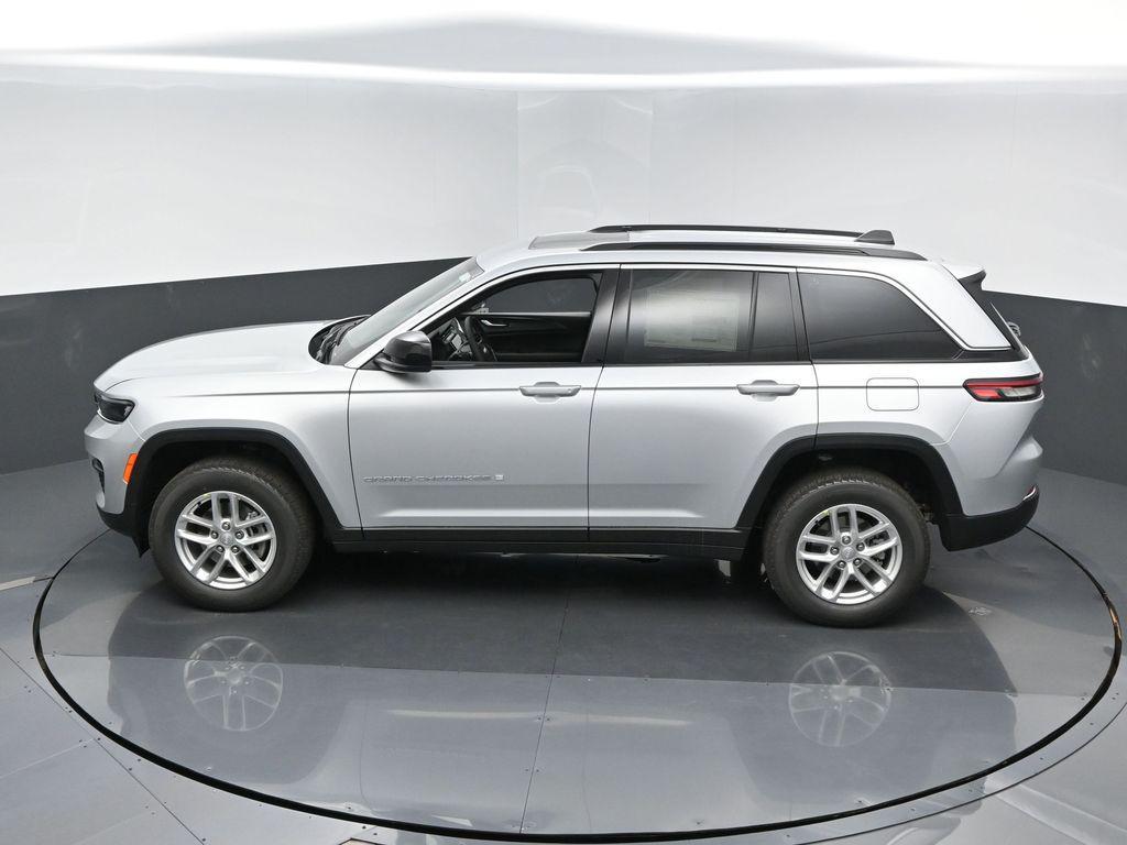 new 2025 Jeep Grand Cherokee car, priced at $40,165