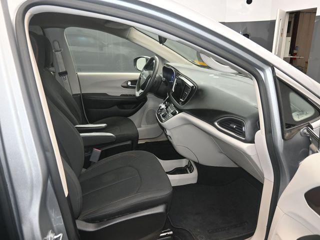 used 2017 Chrysler Pacifica car, priced at $13,294
