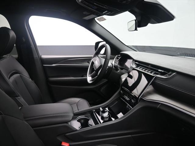 new 2025 Jeep Grand Cherokee L car, priced at $49,282