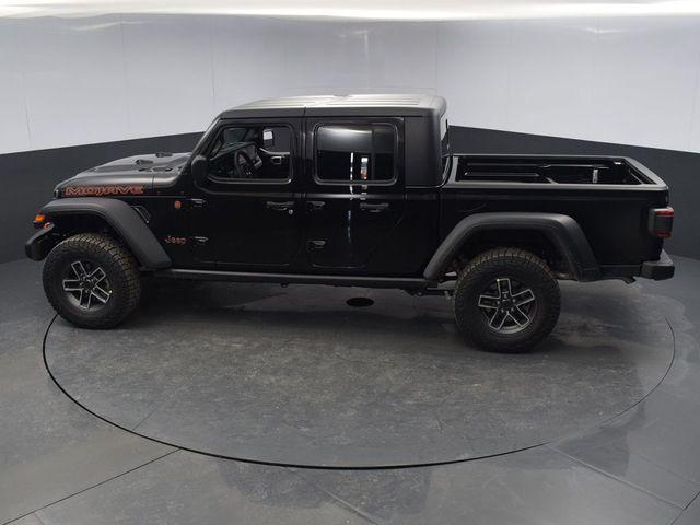 new 2024 Jeep Gladiator car, priced at $60,000