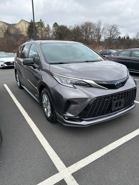 used 2021 Toyota Sienna car, priced at $38,336