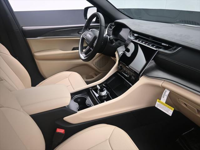 new 2025 Jeep Grand Cherokee car, priced at $49,321