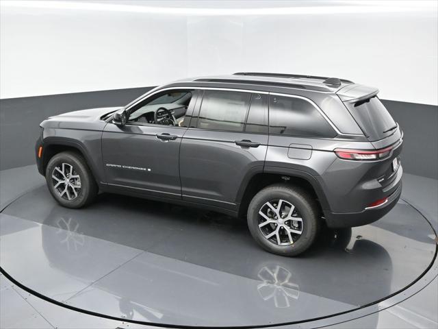 new 2025 Jeep Grand Cherokee car, priced at $49,321