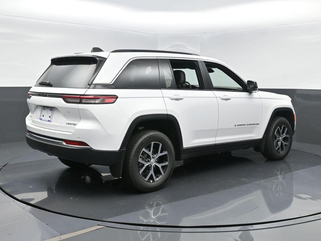 new 2025 Jeep Grand Cherokee car, priced at $40,845