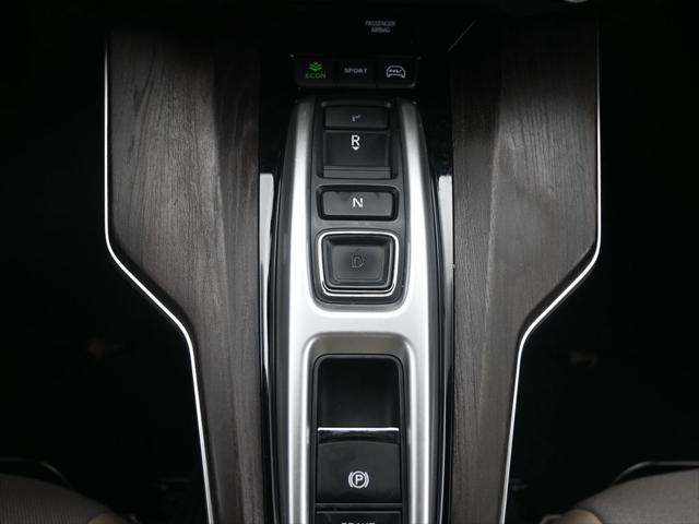 used 2018 Honda Clarity Plug-In Hybrid car, priced at $16,431