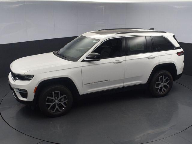 new 2024 Jeep Grand Cherokee car, priced at $50,500