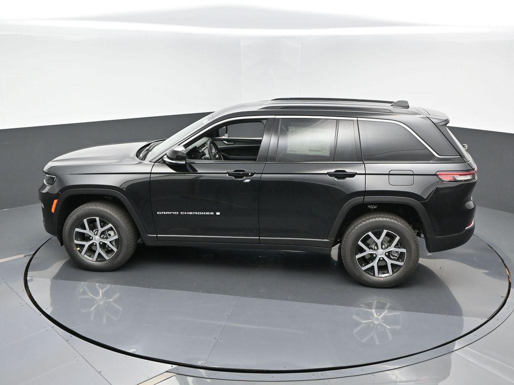 new 2025 Jeep Grand Cherokee car, priced at $41,745