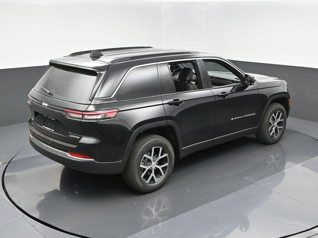 new 2025 Jeep Grand Cherokee car, priced at $41,745