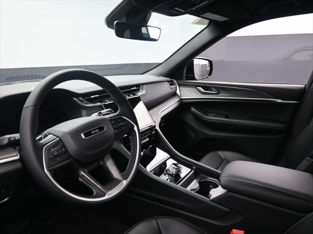 new 2025 Jeep Grand Cherokee car, priced at $47,495