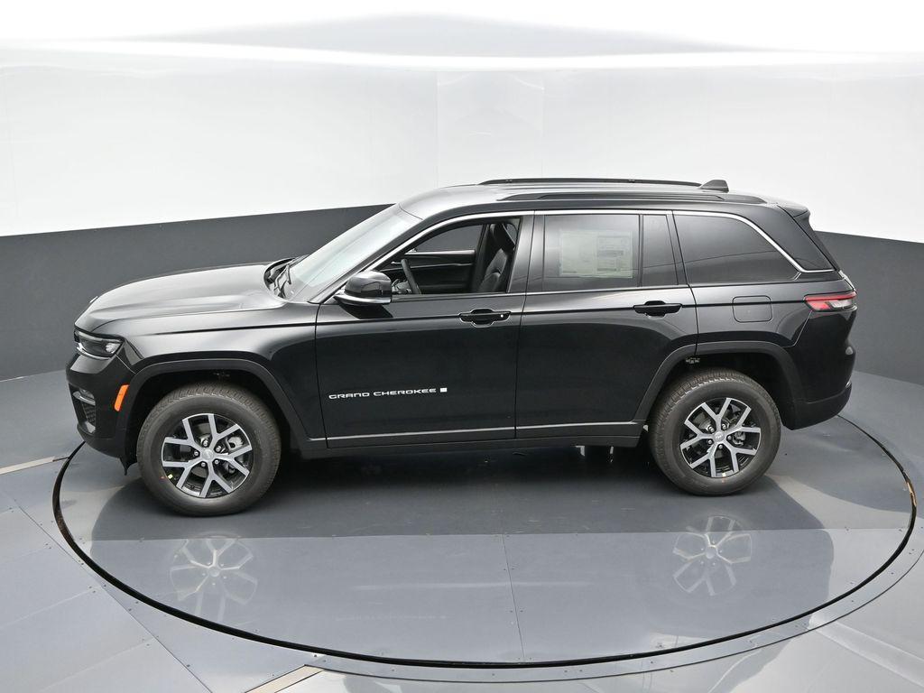 new 2025 Jeep Grand Cherokee car, priced at $41,745