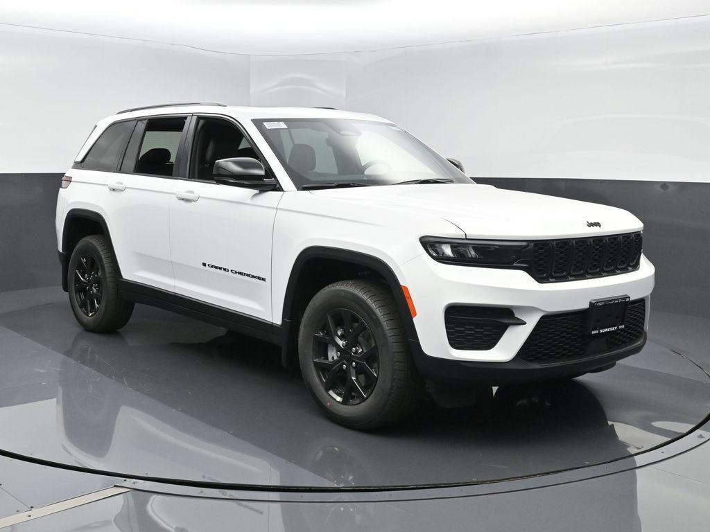 new 2025 Jeep Grand Cherokee car, priced at $44,310