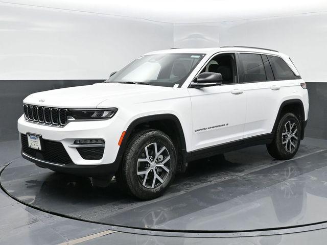 new 2025 Jeep Grand Cherokee car, priced at $49,640