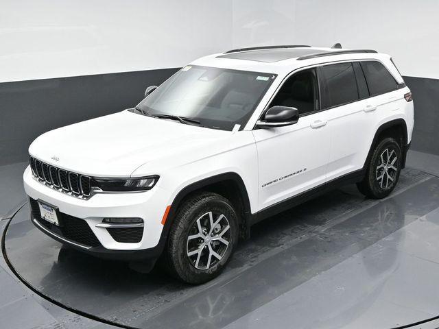 new 2025 Jeep Grand Cherokee car, priced at $49,640