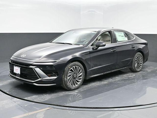 new 2025 Hyundai Sonata Hybrid car, priced at $32,730