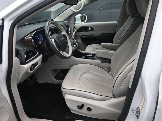 used 2021 Chrysler Pacifica Hybrid car, priced at $26,500