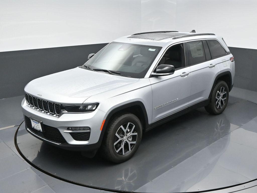 new 2025 Jeep Grand Cherokee car, priced at $44,260