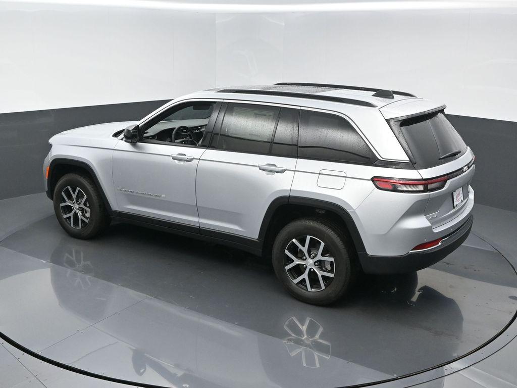 new 2025 Jeep Grand Cherokee car, priced at $44,260