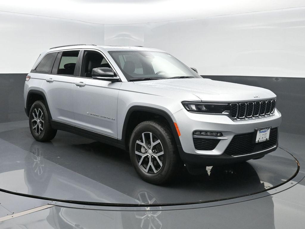 new 2025 Jeep Grand Cherokee car, priced at $44,260
