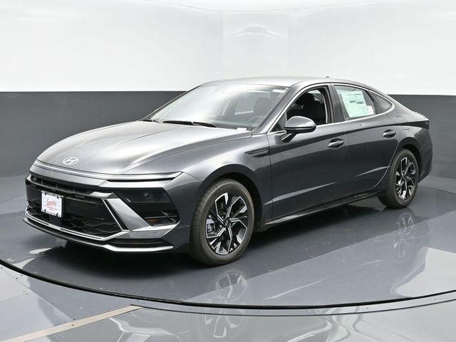 new 2025 Hyundai Sonata car, priced at $30,930