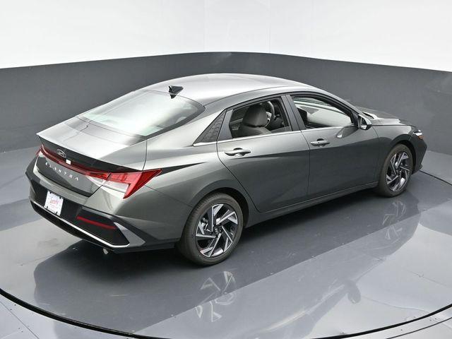 new 2025 Hyundai Elantra car, priced at $27,290