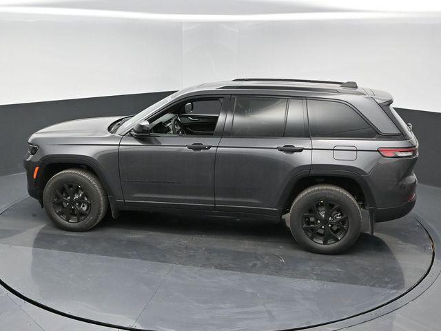 new 2025 Jeep Grand Cherokee car, priced at $46,955