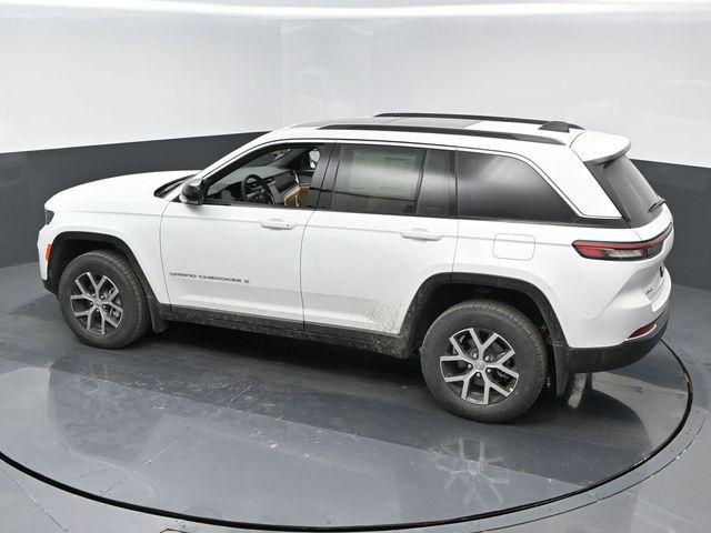 new 2025 Jeep Grand Cherokee car, priced at $49,640