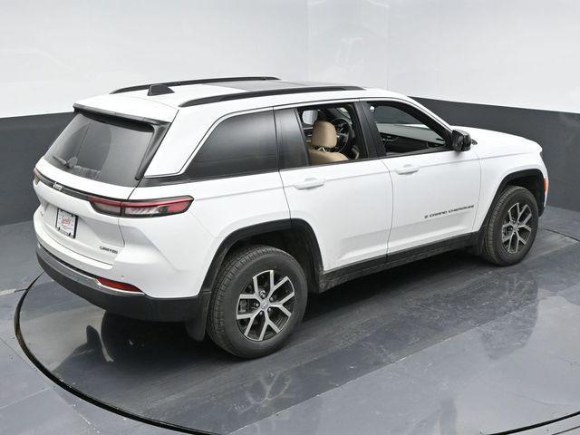 new 2025 Jeep Grand Cherokee car, priced at $49,640