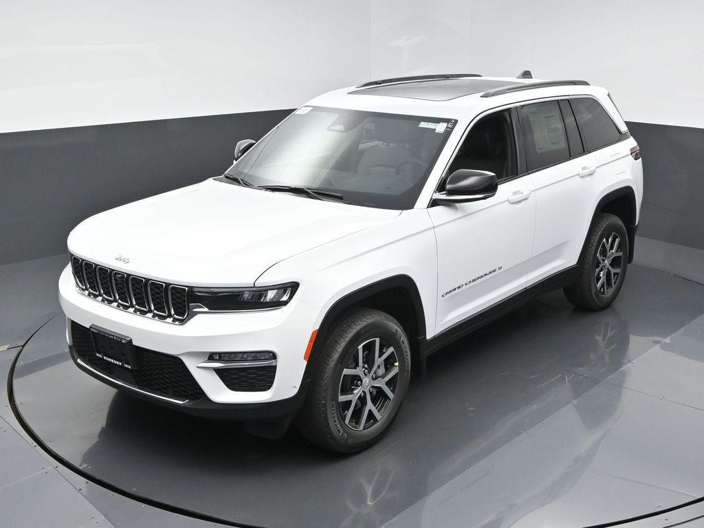 new 2025 Jeep Grand Cherokee car, priced at $49,015