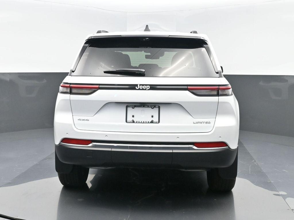 new 2025 Jeep Grand Cherokee car, priced at $49,015