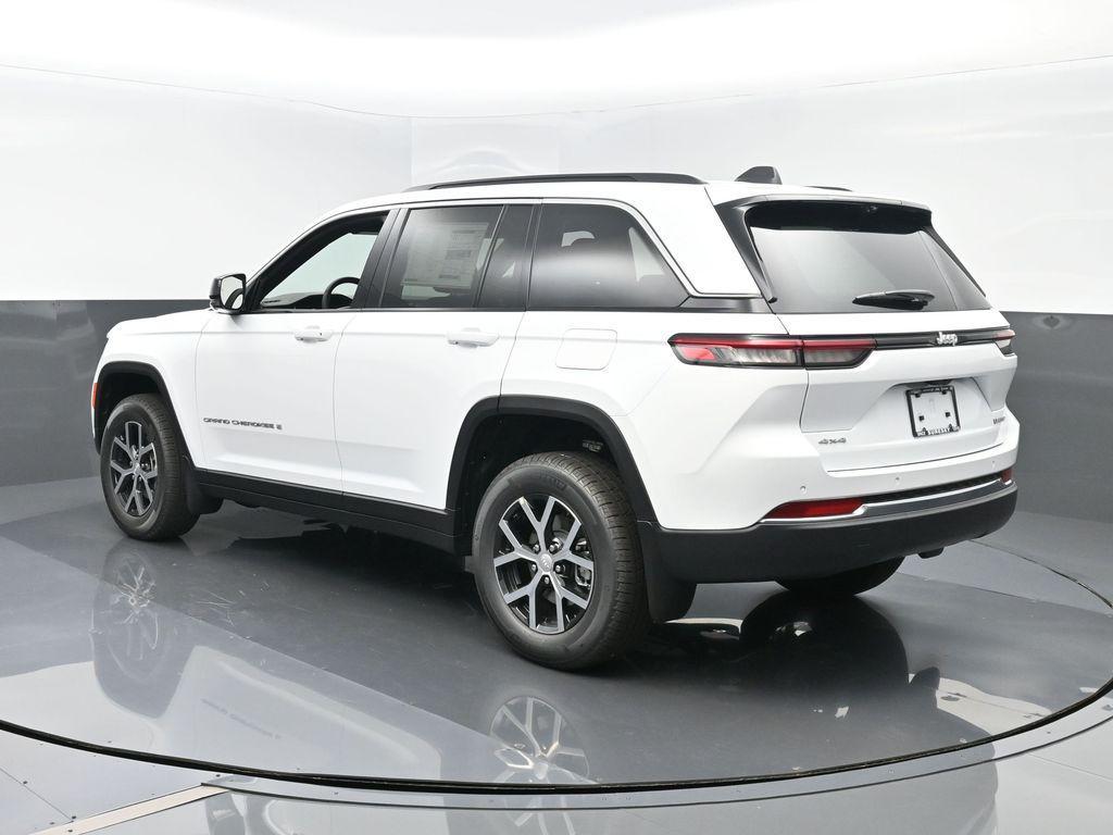 new 2025 Jeep Grand Cherokee car, priced at $49,015