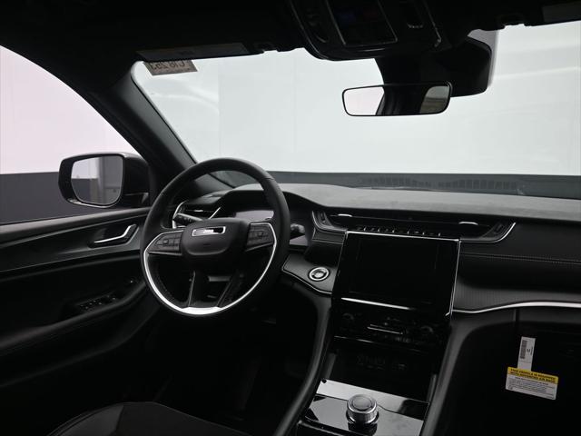 new 2025 Jeep Grand Cherokee car, priced at $46,730