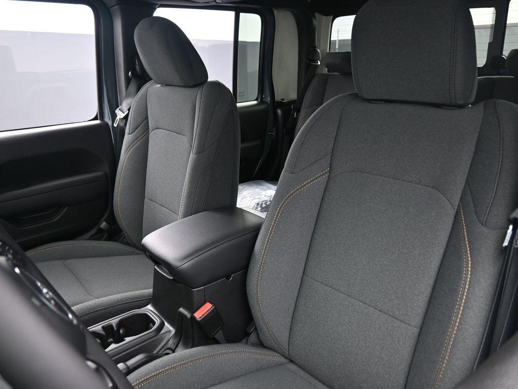 new 2025 Jeep Gladiator car, priced at $46,650