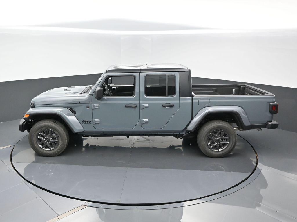new 2025 Jeep Gladiator car, priced at $46,650