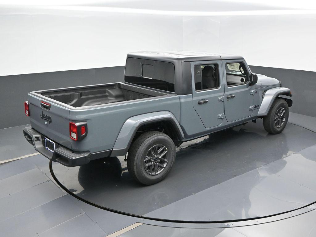new 2025 Jeep Gladiator car, priced at $46,650