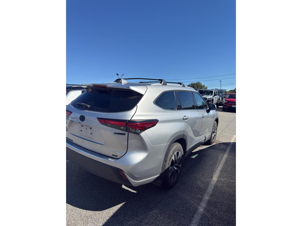used 2022 Toyota Highlander Hybrid car, priced at $36,995